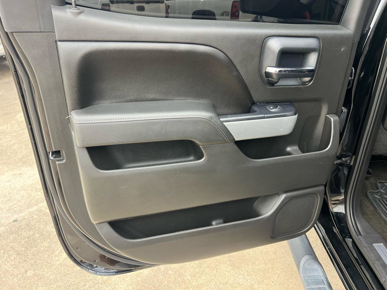 Used 2015 Chevrolet Silverado 1500 LTZ Z71 w/ Midnight Edition AWD/4WD image 22