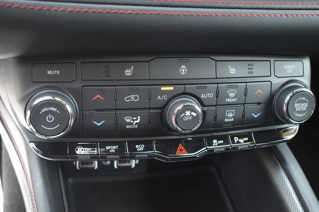 Used 2025 Dodge Durango GT AWD/4WD image 33