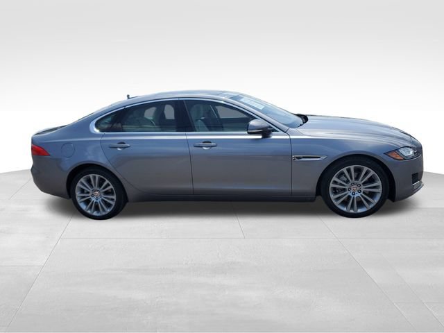 Used 2020 Jaguar XF Prestige AWD/4WD image 3