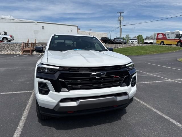 Used 2023 Chevrolet Colorado Z71 w/ Z71 Convenience Package 2 image 4