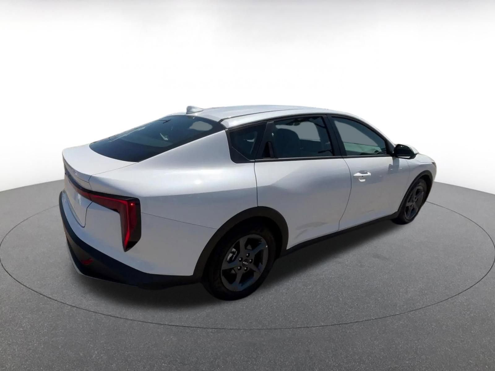 Used 2025 Kia K4 FWD image 14