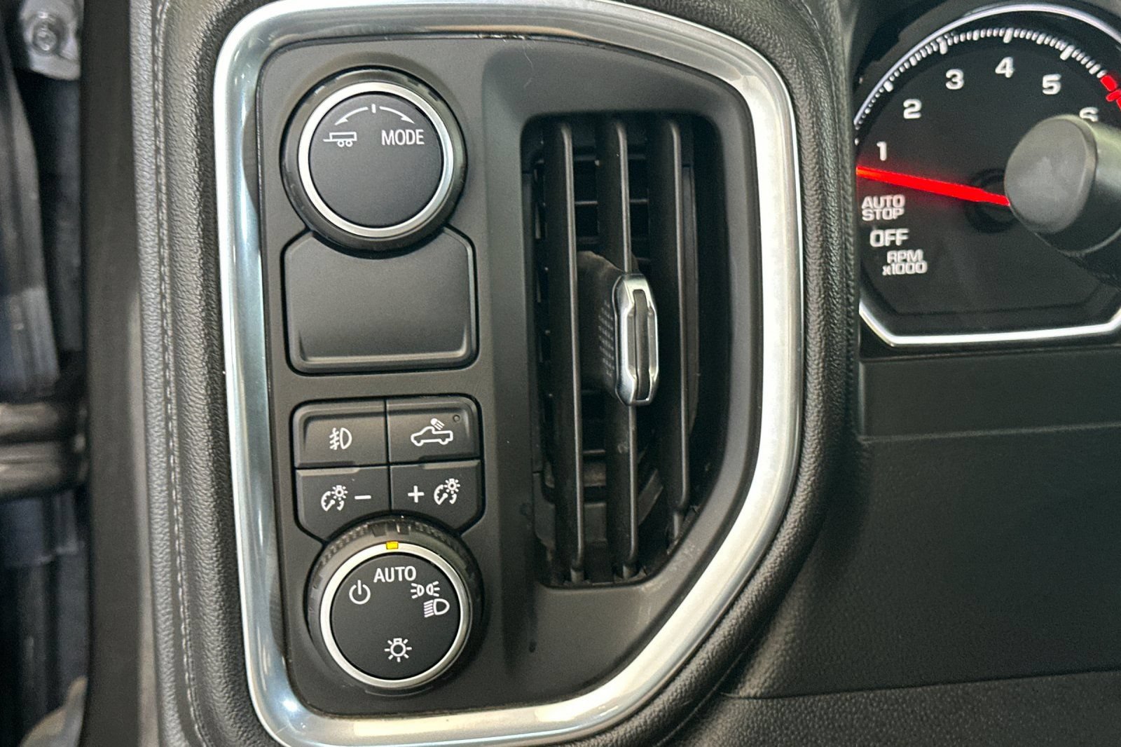 Used 2021 Chevrolet Silverado 1500 RST w/ Convenience Package II RWD image 35