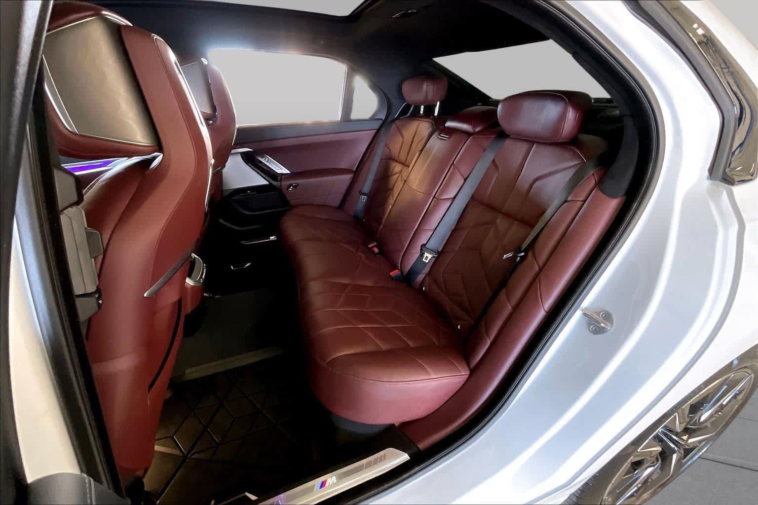 Used 2023 BMW 760i xDrive AWD/4WD image 19
