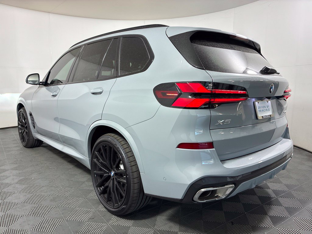 New 2026 BMW X5 xDrive40i w/ M Sport Package AWD/4WD image 7