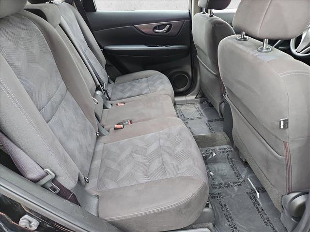Used 2015 Nissan Rogue S image 25