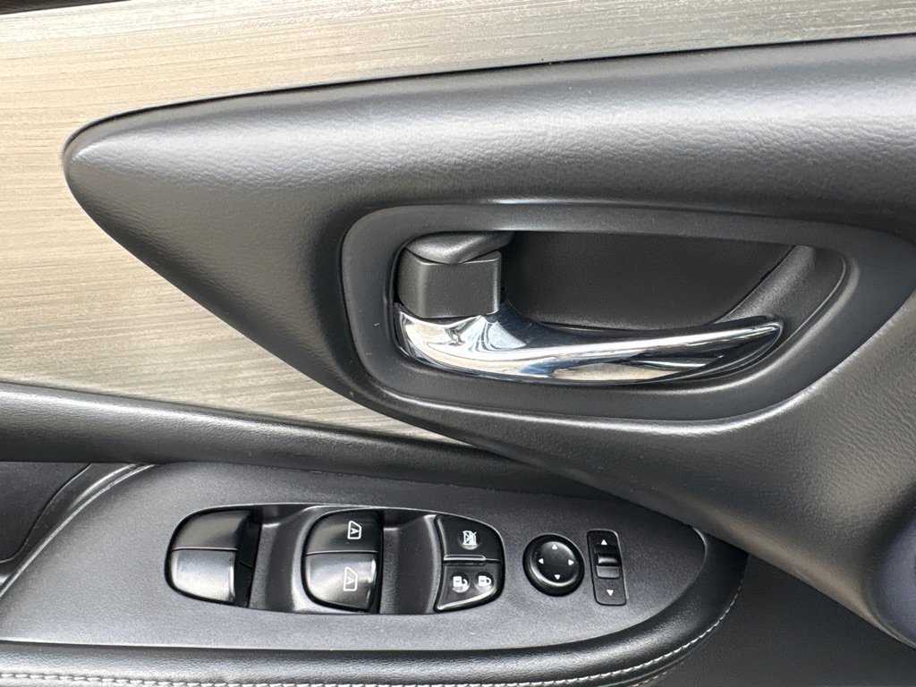 Used 2018 Nissan Murano SV image 13