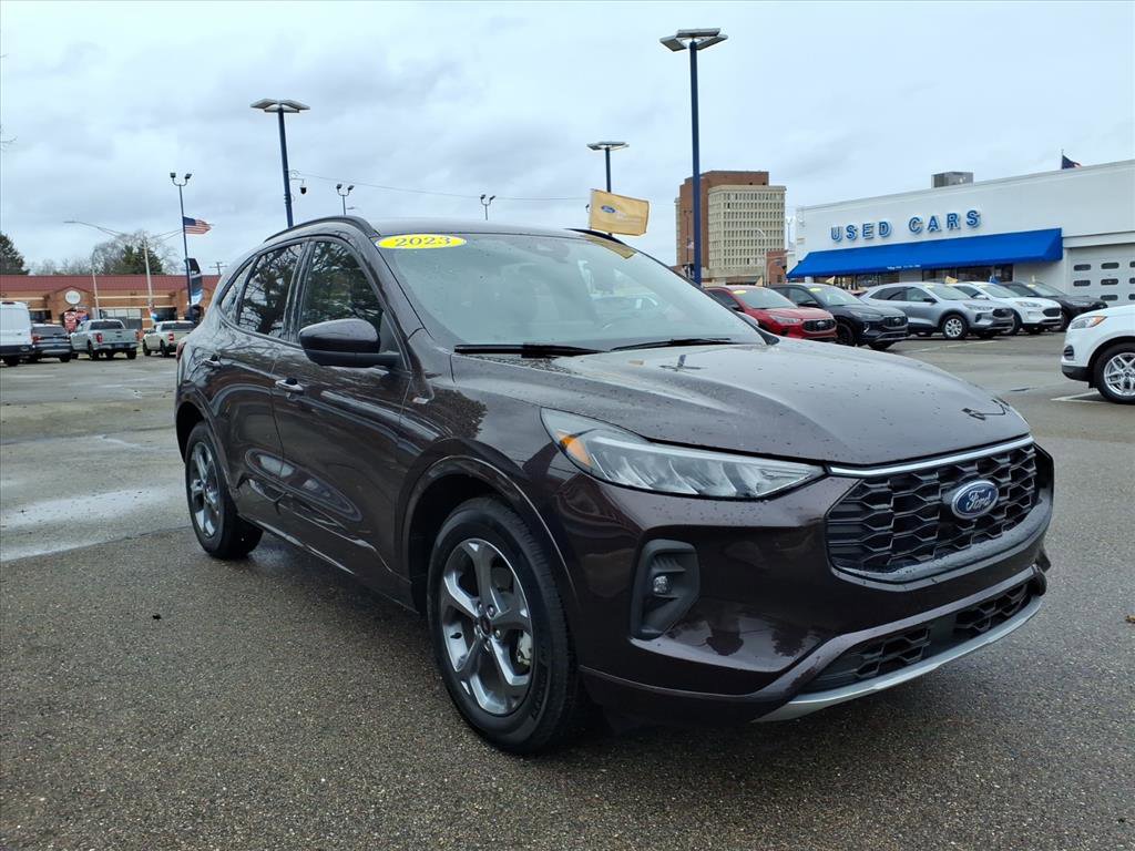Certified 2023 Ford Escape ST-Line Select w/ Tech Pack #2 image 3