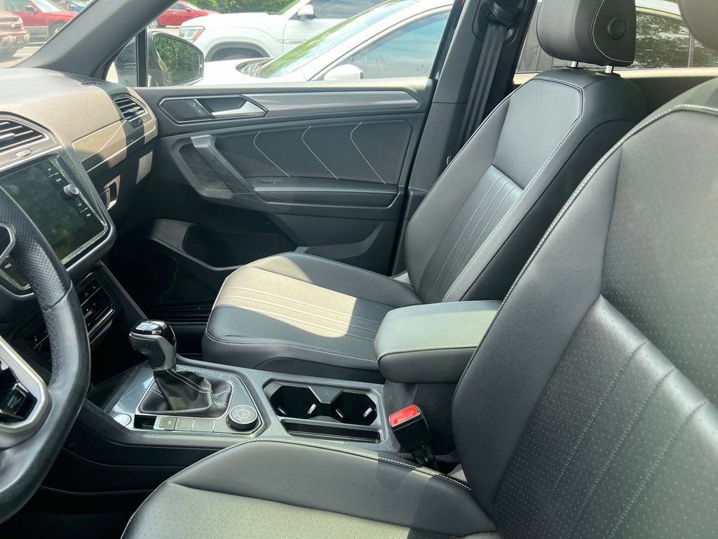 Used 2023 Volkswagen Tiguan SE R-Line AWD/4WD image 9