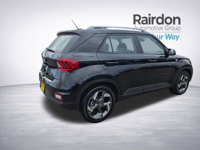 Used 2025 Hyundai Venue SEL image 8