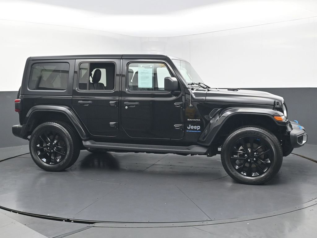 Used 2023 Jeep Wrangler Unlimited Sahara w/ Cold Weather Group AWD/4WD image 6