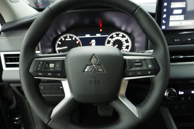 New 2026 Mitsubishi Outlander SE FWD image 8