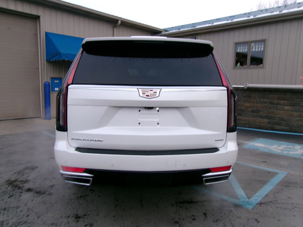 Used 2023 Cadillac Escalade Premium Luxury image 5