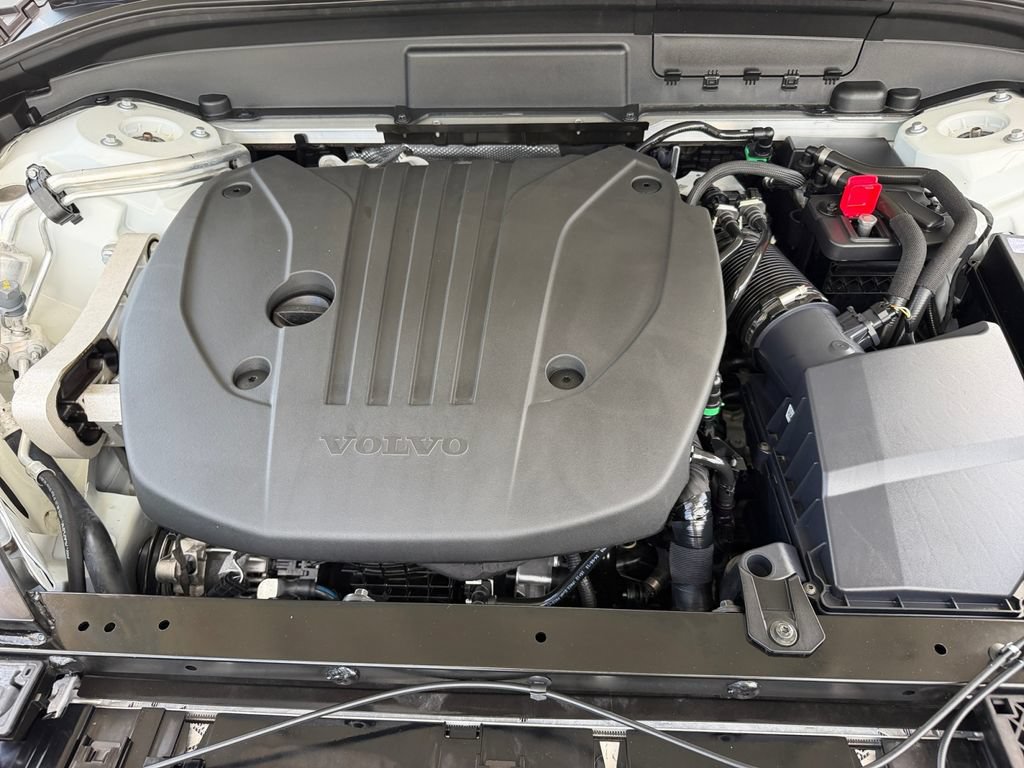 Certified 2025 Volvo XC60 B5 Ultra w/ Climate Package AWD/4WD image 29