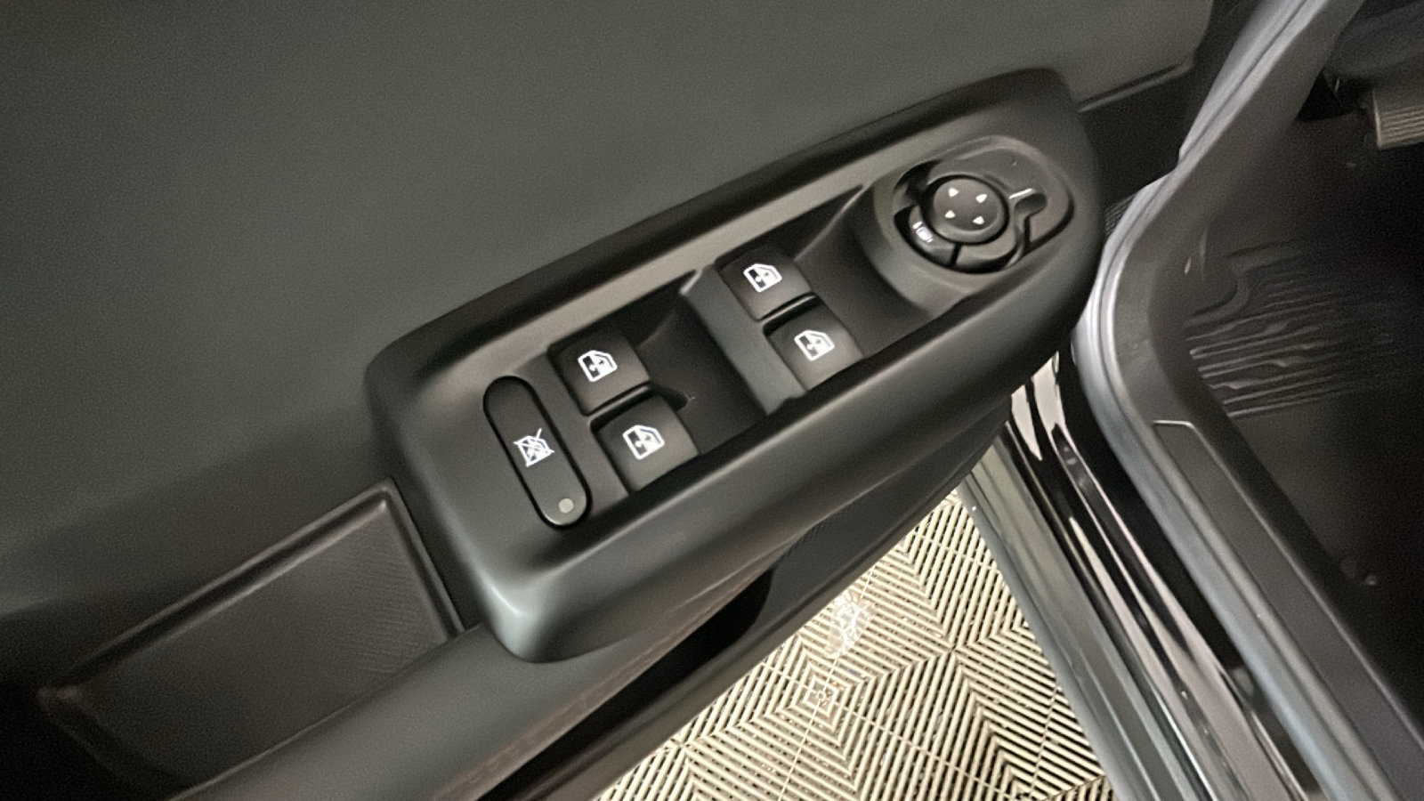 Used 2024 Dodge Hornet R/T w/ R/T Blacktop Package AWD/4WD image 12