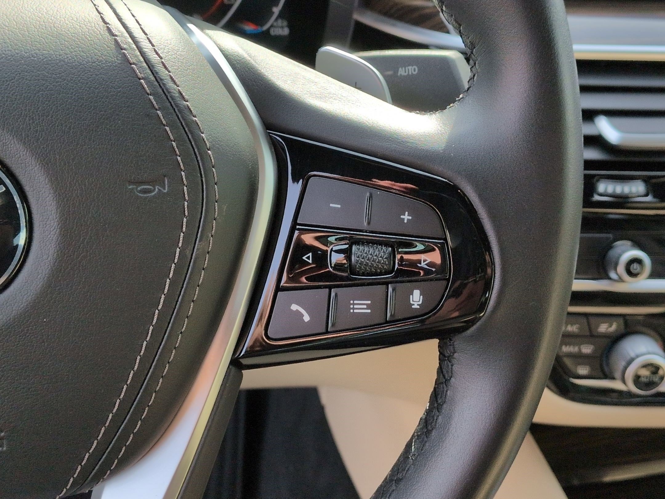 Certified 2022 BMW 540i image 20