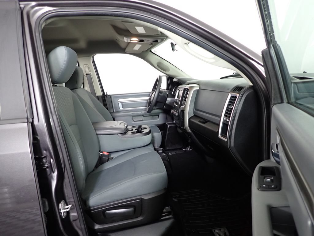 Used 2019 RAM 1500 Classic SLT w/ Protection Group AWD/4WD image 34