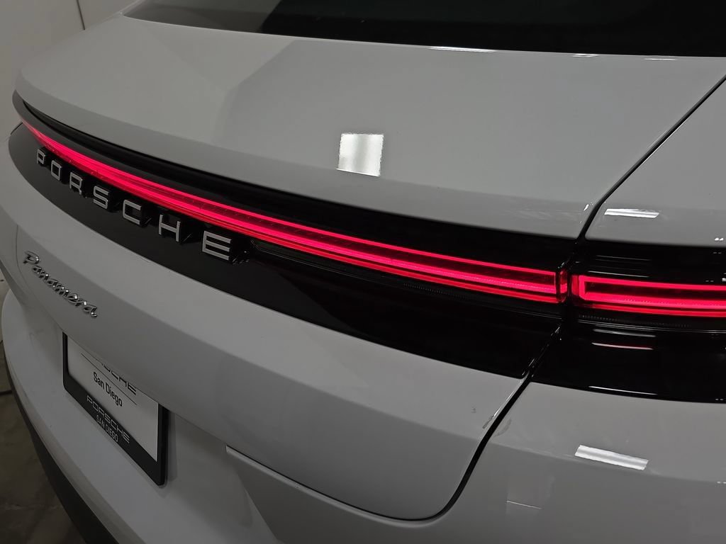 Certified 2025 Porsche Panamera RWD image 30