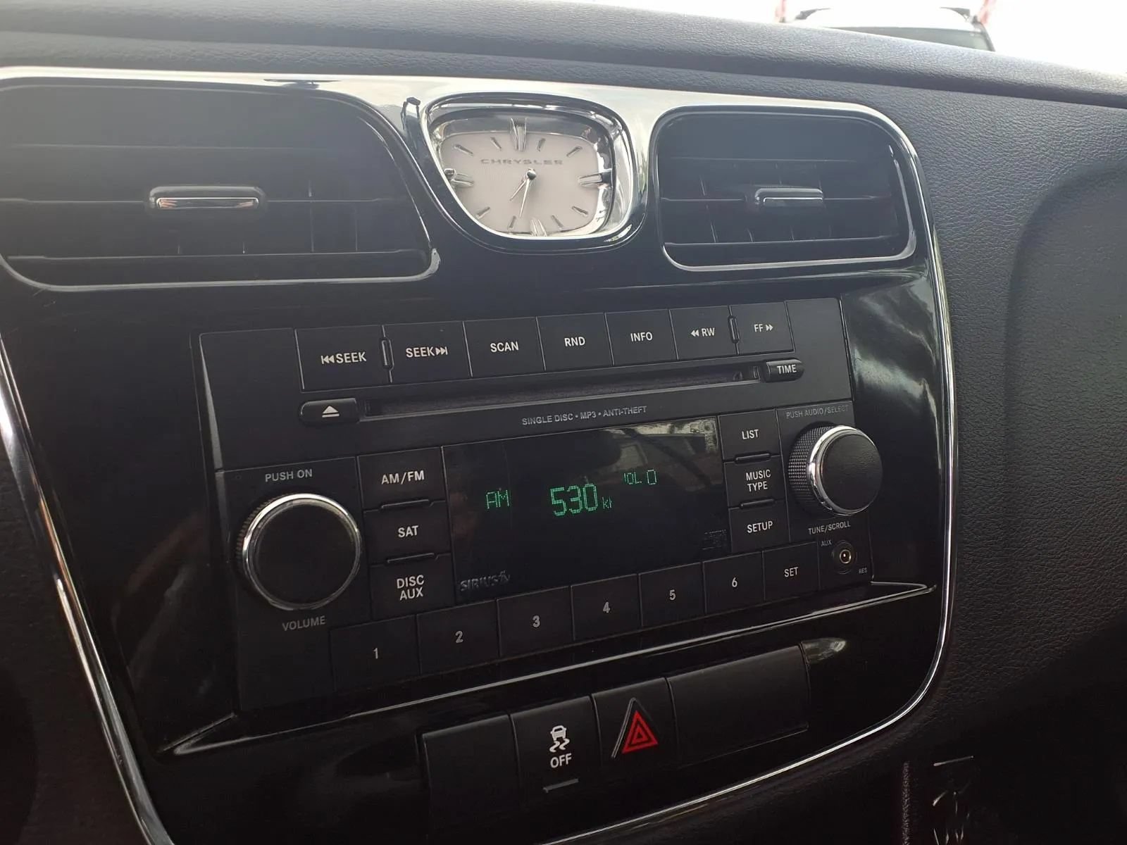 Used 2012 Chrysler 200 Touring FWD image 10