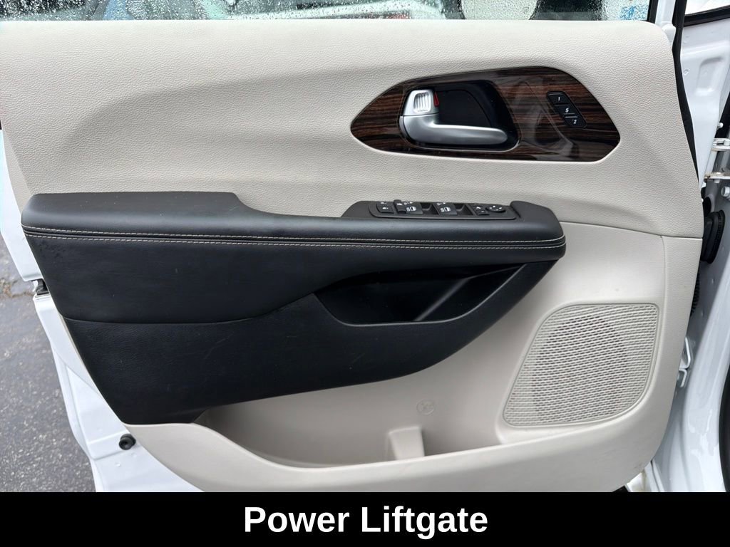 Used 2024 Chrysler Pacifica Limited image 12