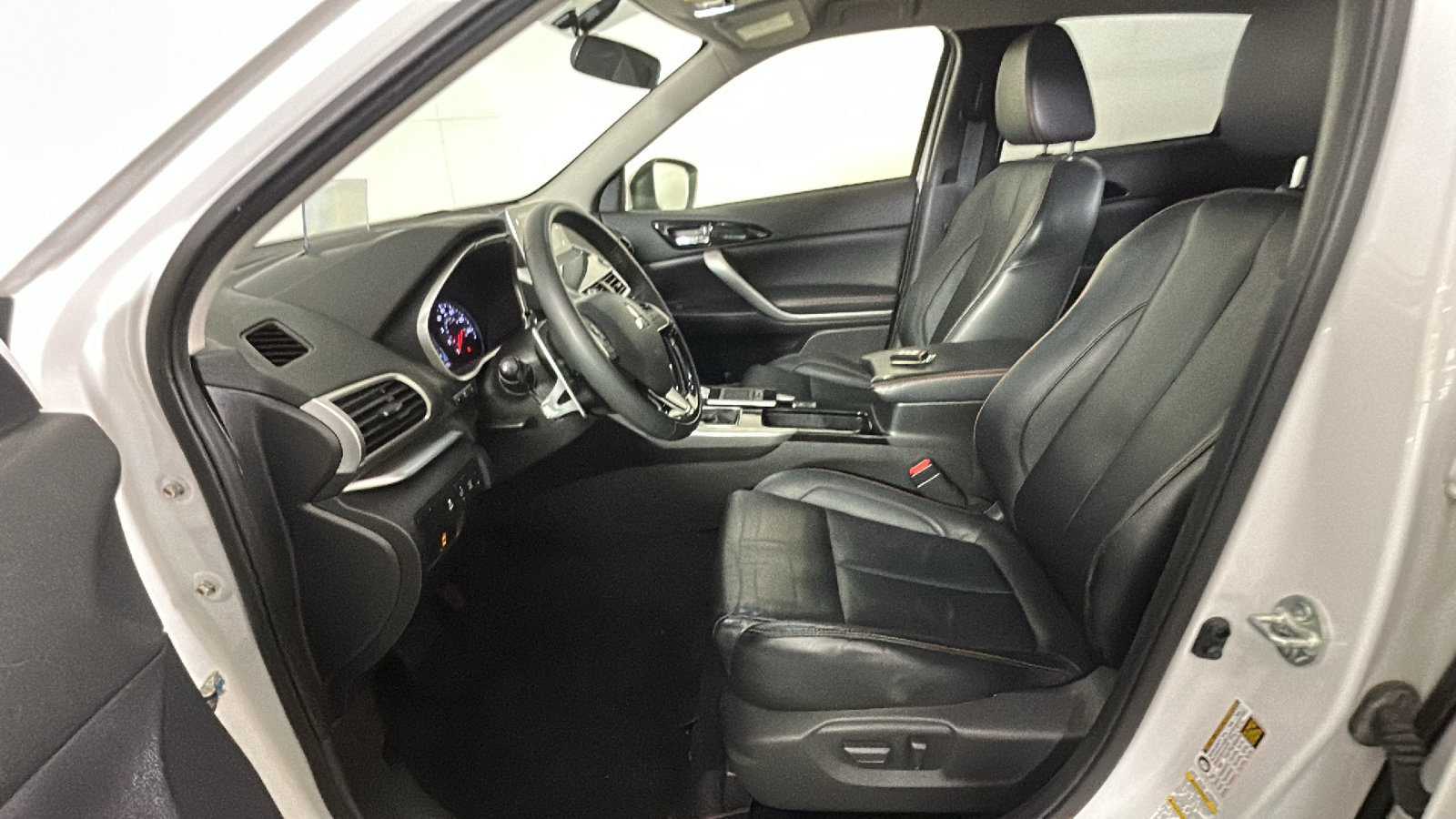 Used 2018 Mitsubishi Eclipse Cross SEL AWD/4WD image 11