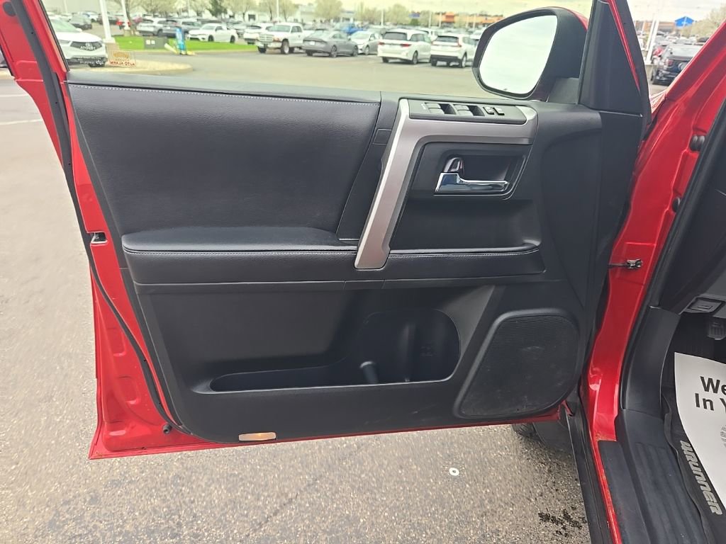 Used 2018 Toyota 4Runner SR5 Premium image 23