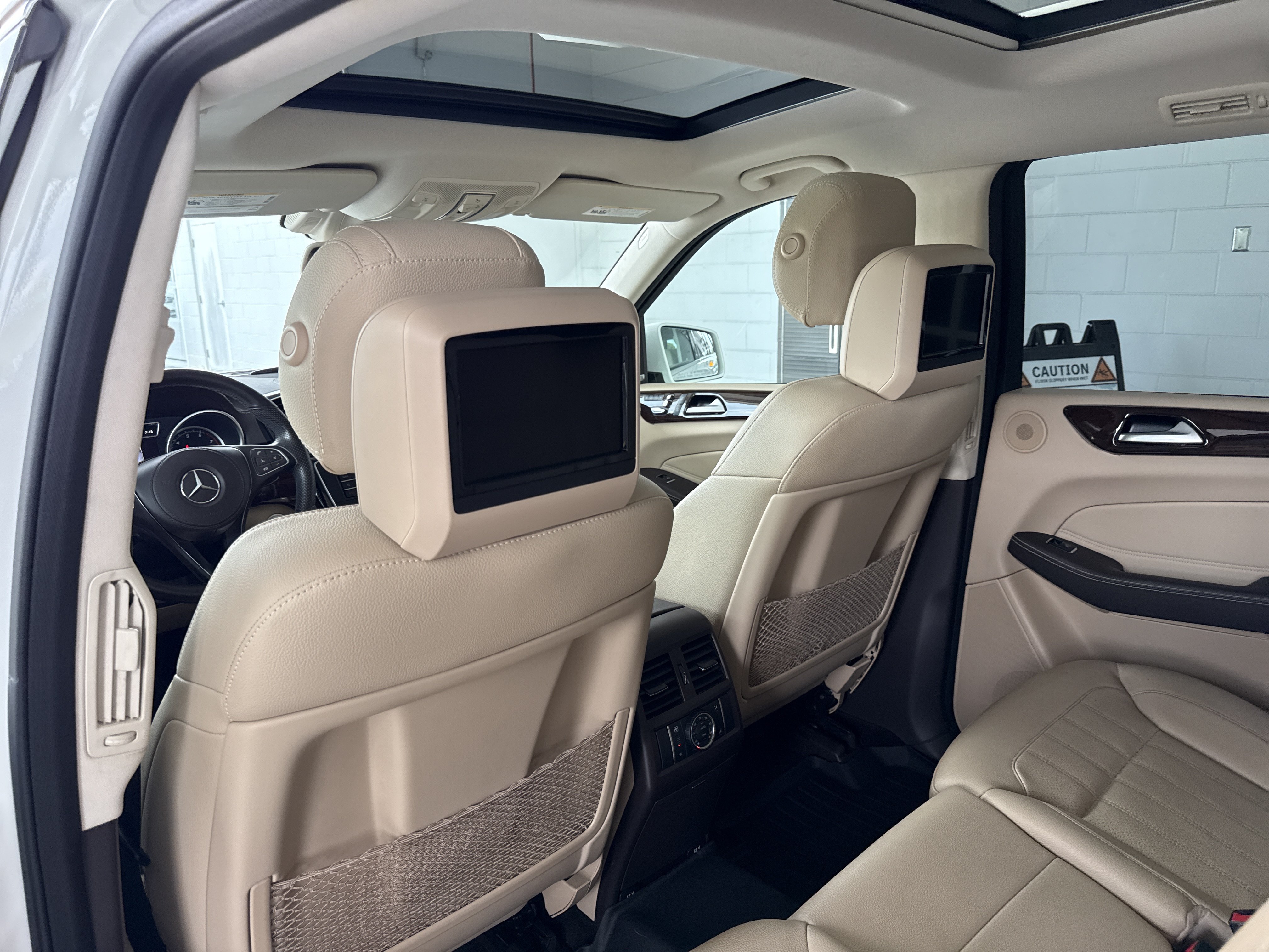 Used 2019 Mercedes-Benz GLS 450 4MATIC image 33