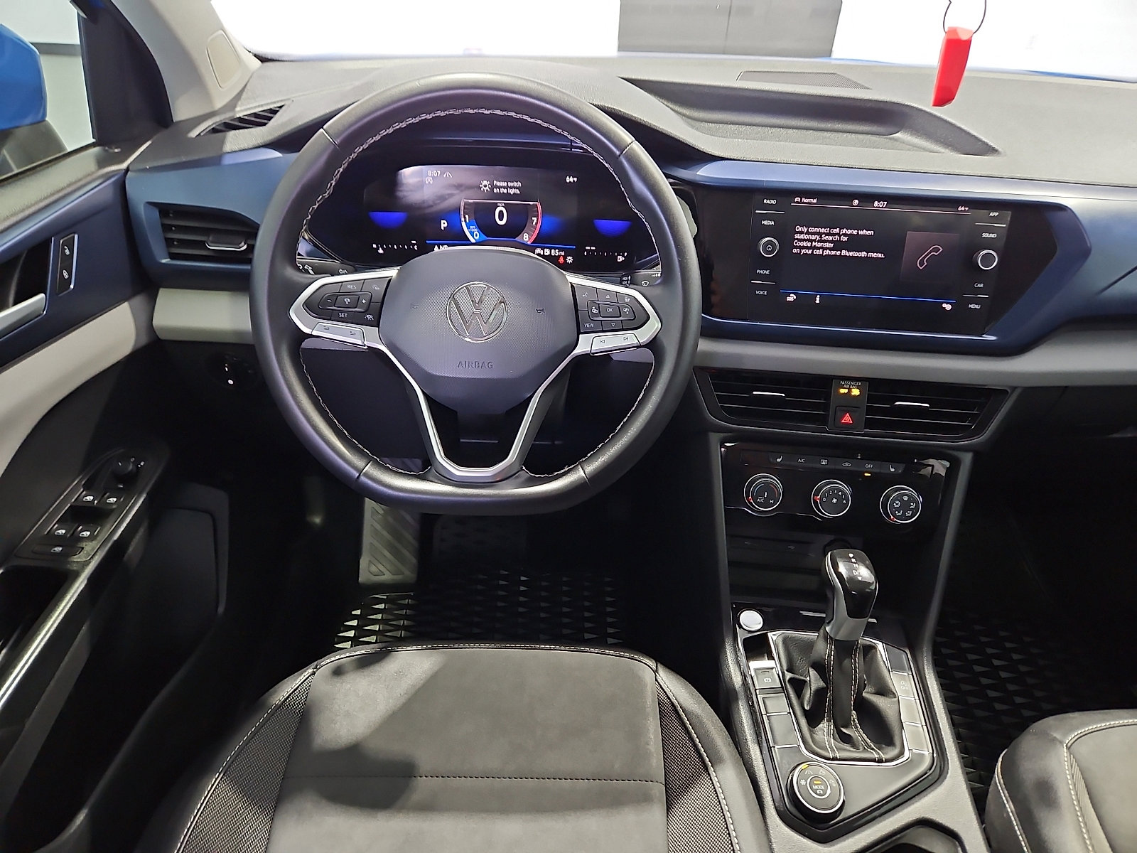 Certified 2023 Volkswagen Taos SE w/ Panoramic Sunroof Package AWD/4WD image 9