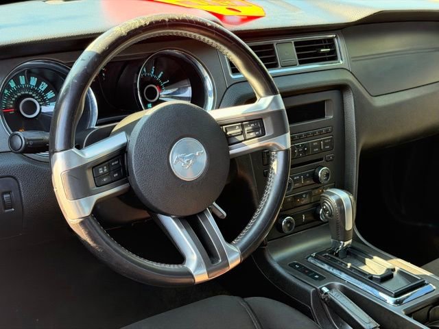 Used 2013 Ford Mustang Coupe image 12