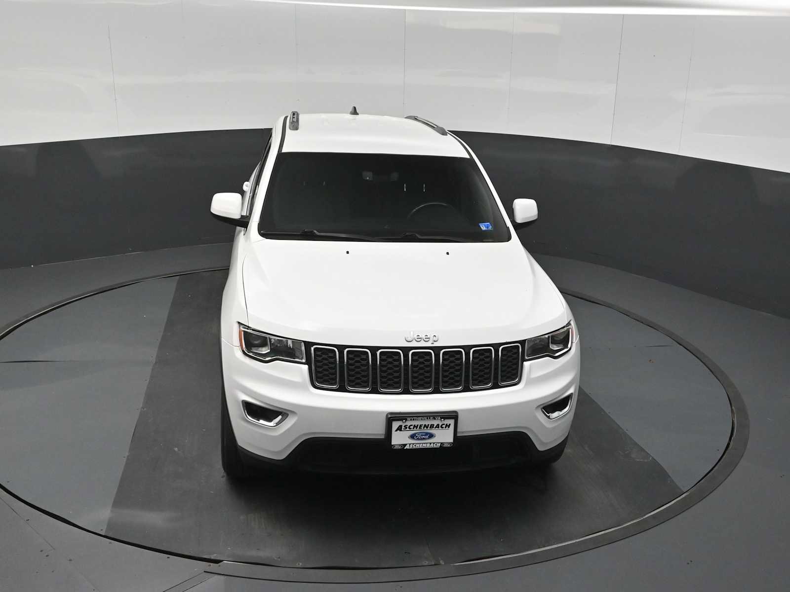 Used 2018 Jeep Grand Cherokee Laredo AWD/4WD image 23
