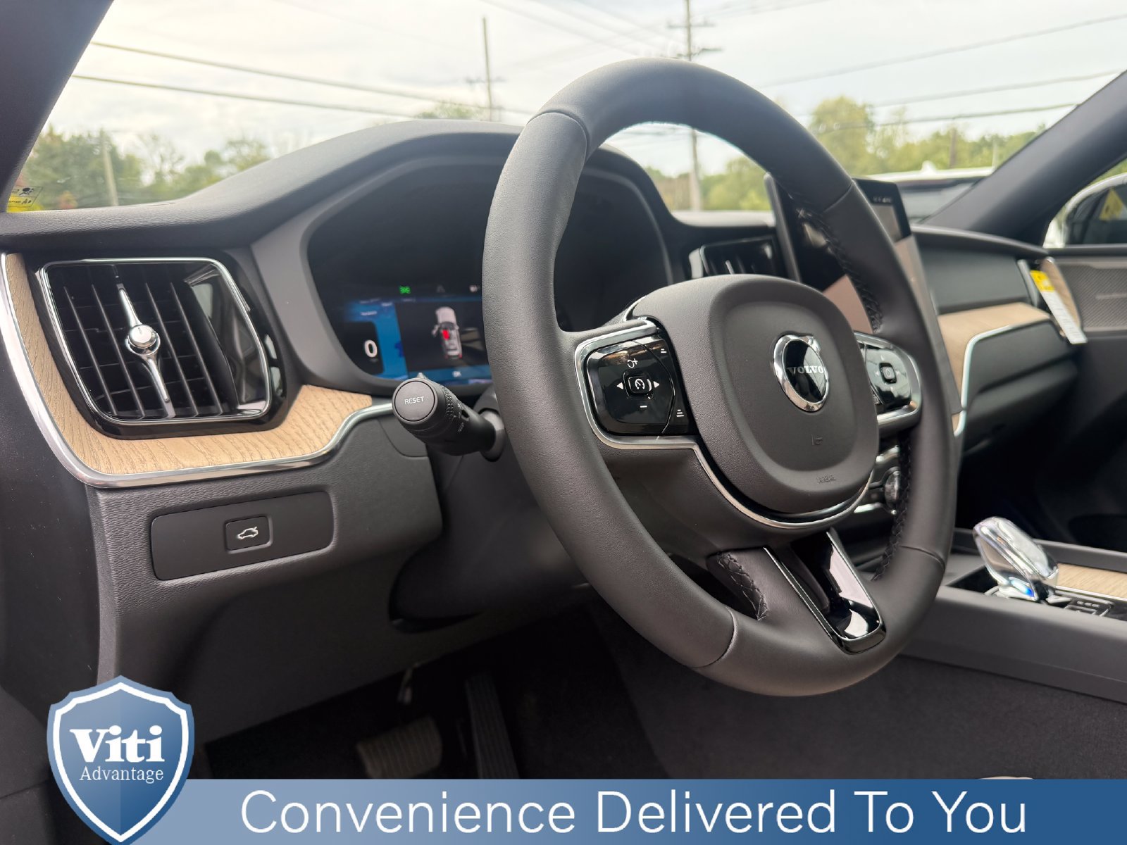 New 2027 Volvo XC60 B5 Plus AWD/4WD image 12