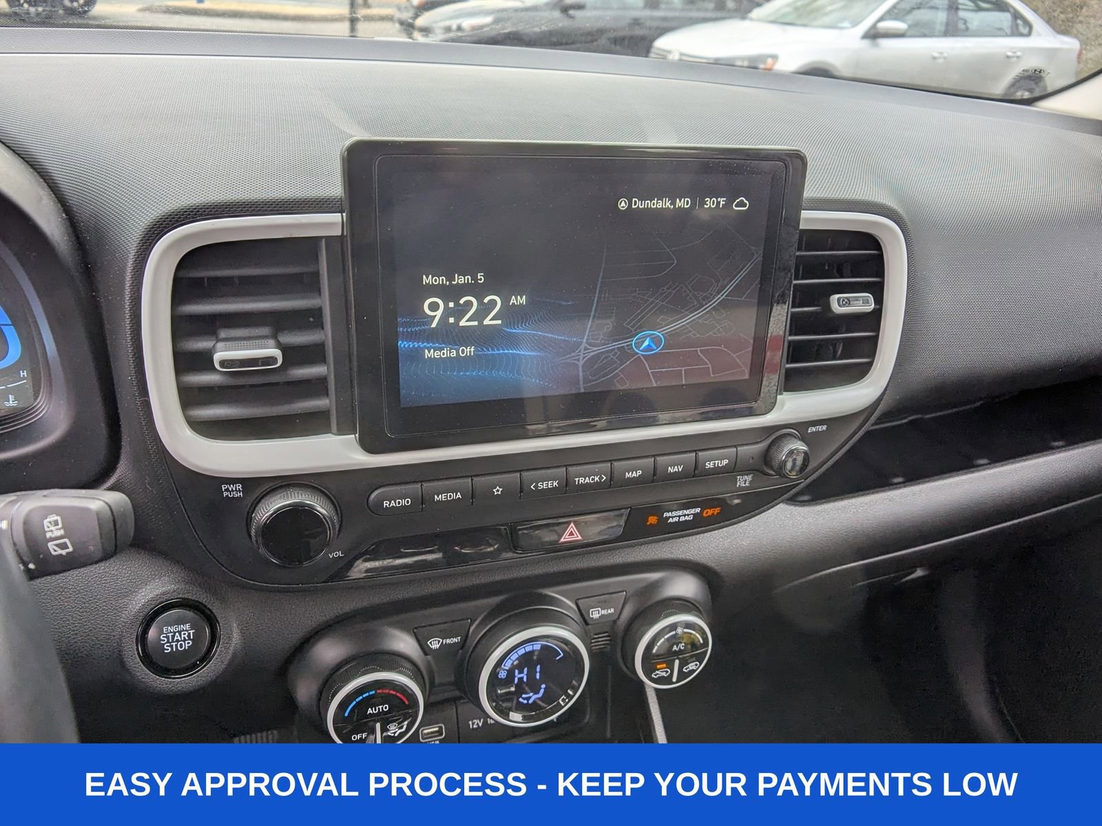 Used 2024 Hyundai Venue Limited image 25