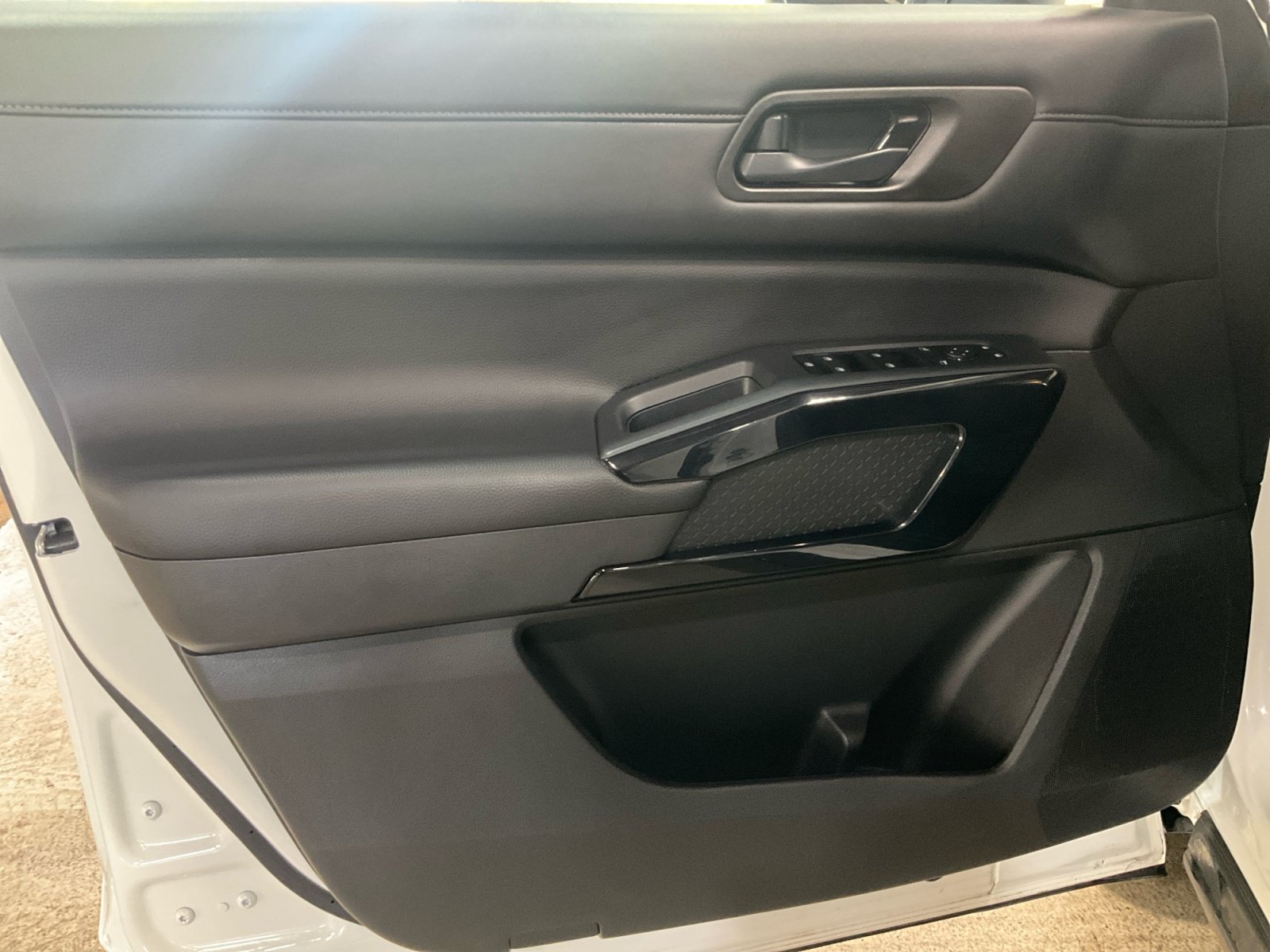 Used 2024 Nissan Pathfinder SV AWD/4WD image 26