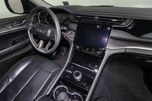 Used 2022 Jeep Grand Cherokee Limited 4xe image 19