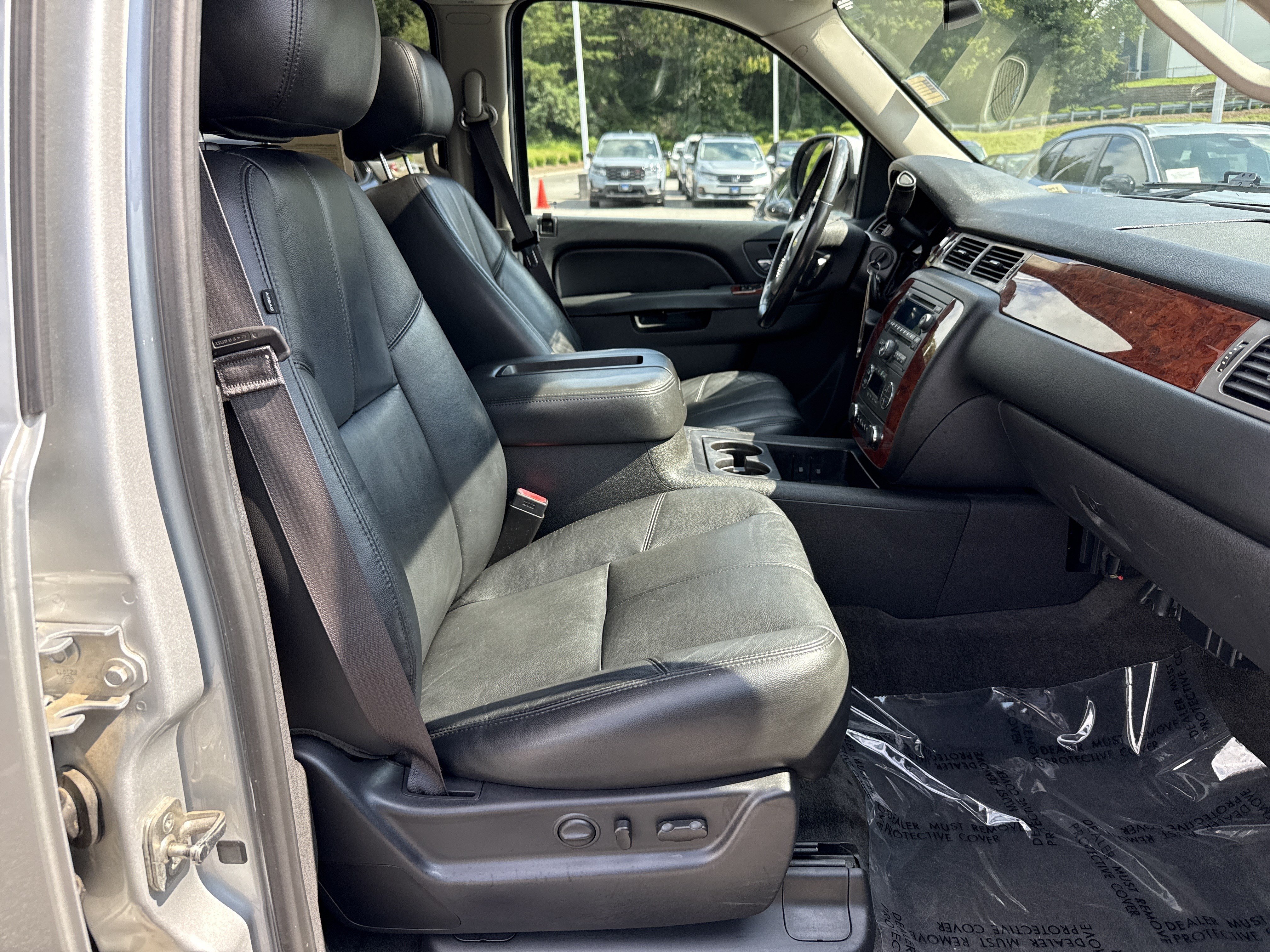 Used 2013 Chevrolet Tahoe LT w/ Luxury Package RWD image 34