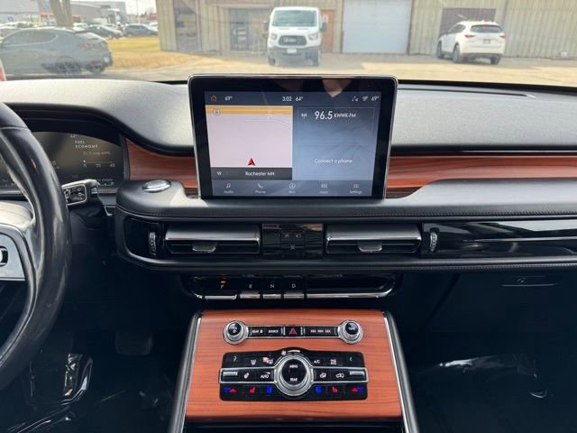 Used 2020 Lincoln Aviator Reserve w/ Equipment Group 201A image 2