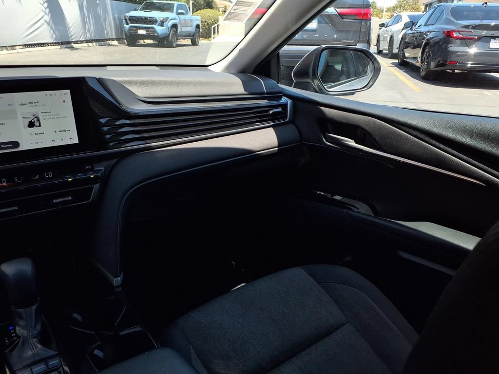 Used 2025 Toyota Camry LE FWD image 32