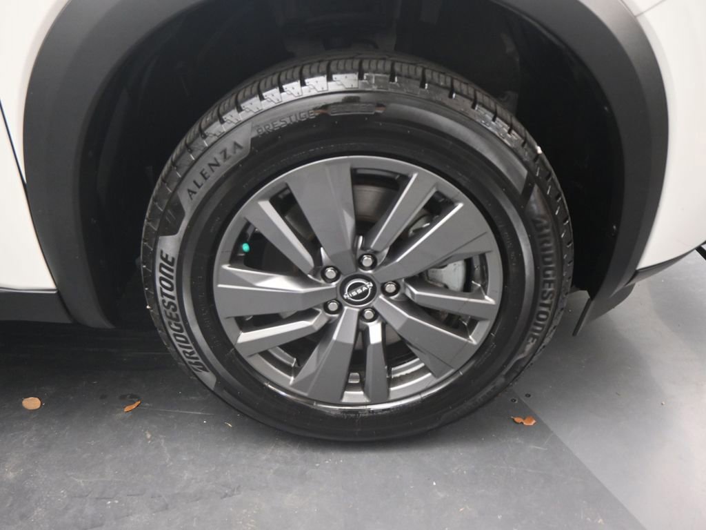 Used 2025 Nissan Pathfinder SV image 24