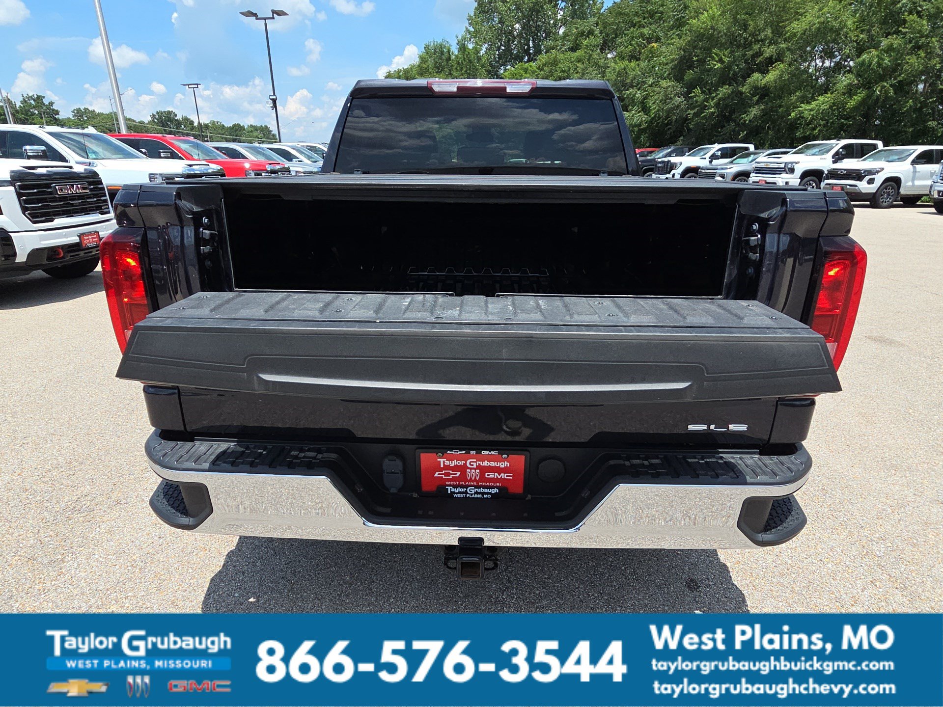 Used 2022 GMC Sierra 1500 SLE AWD/4WD image 10
