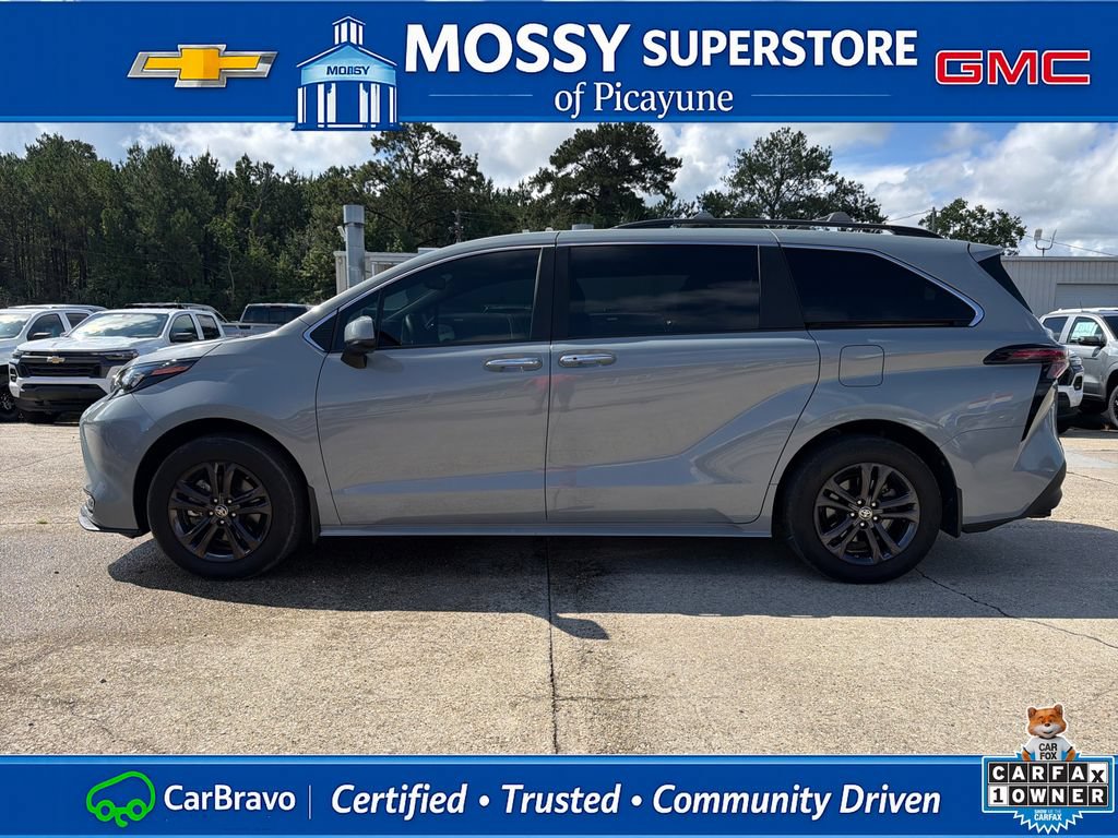 Used 2024 Toyota Sienna XLE Woodland Edition AWD/4WD image 3