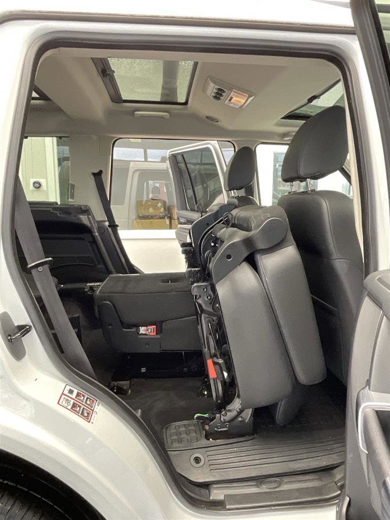 Used 2016 Land Rover LR4 HSE image 20