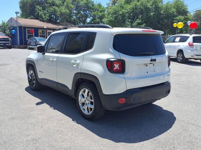 Used 2016 Jeep Renegade Latitude FWD image 5