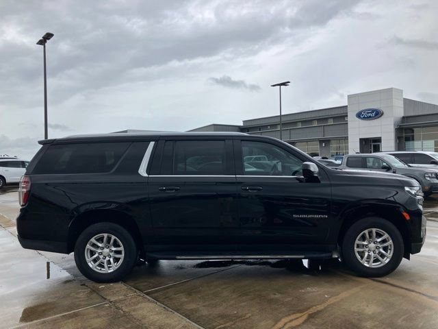 Used 2023 Chevrolet Suburban LS RWD image 8