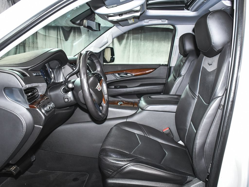 Used 2020 Cadillac Escalade Luxury AWD/4WD image 43