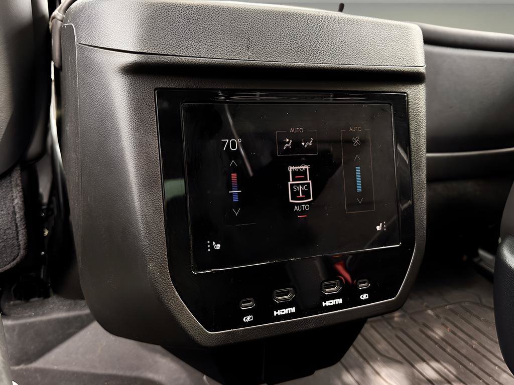 Used 2025 GMC Yukon AT4 Ultimate w/ LPO, Floor Liner Package AWD/4WD image 20