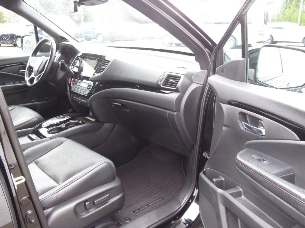 Used 2020 Honda Pilot Black Edition image 18