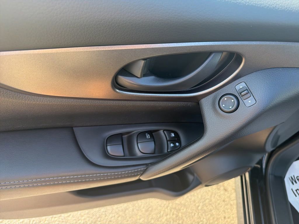 Used 2020 Nissan Rogue Sport S AWD/4WD image 18