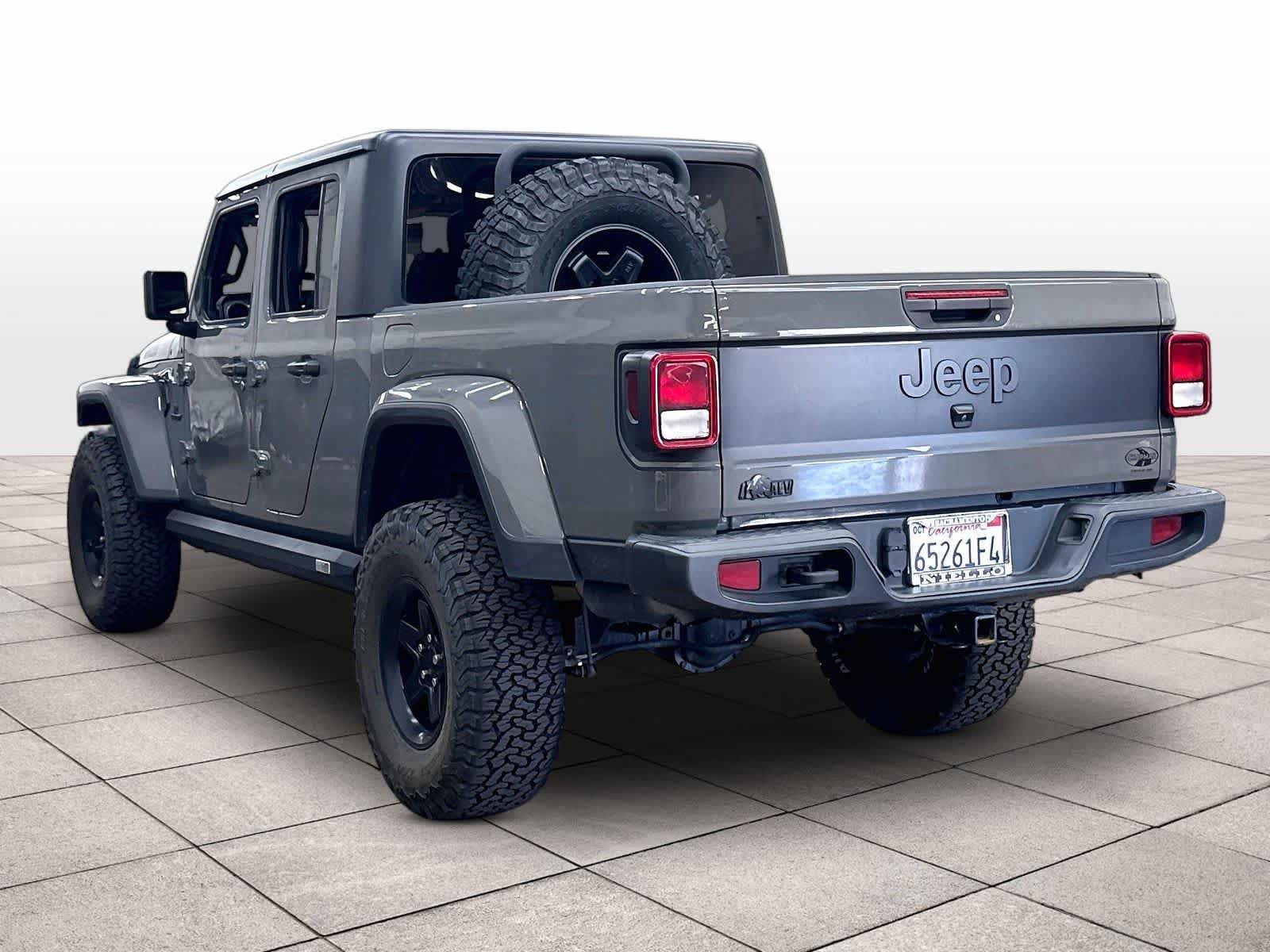 Used 2021 Jeep Gladiator Sport AWD/4WD image 15