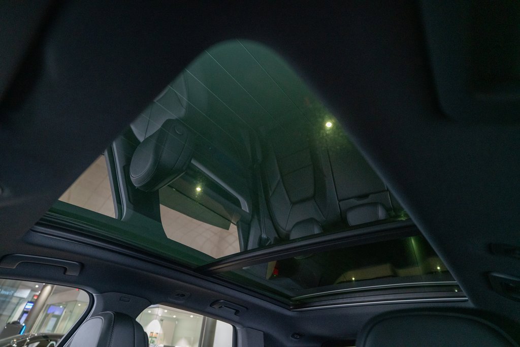 New 2025 Porsche Cayenne image 22