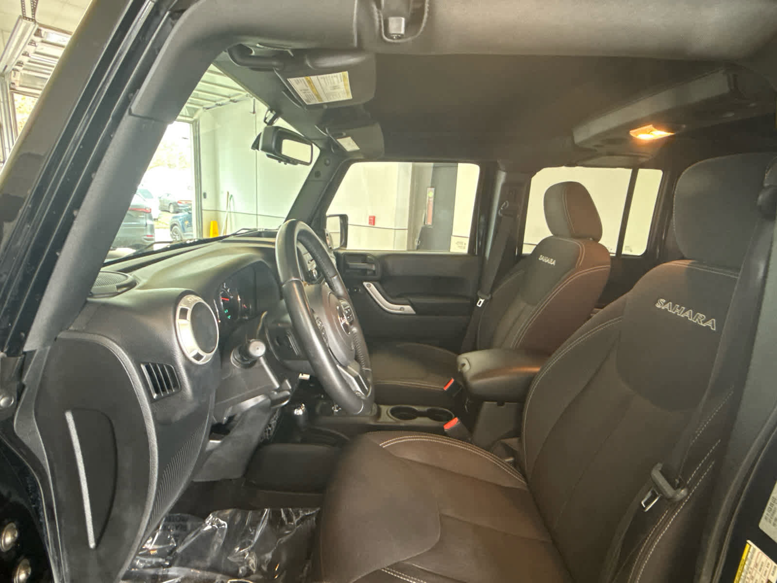 Used 2016 Jeep Wrangler Unlimited Sahara w/ Dual Top Group image 10