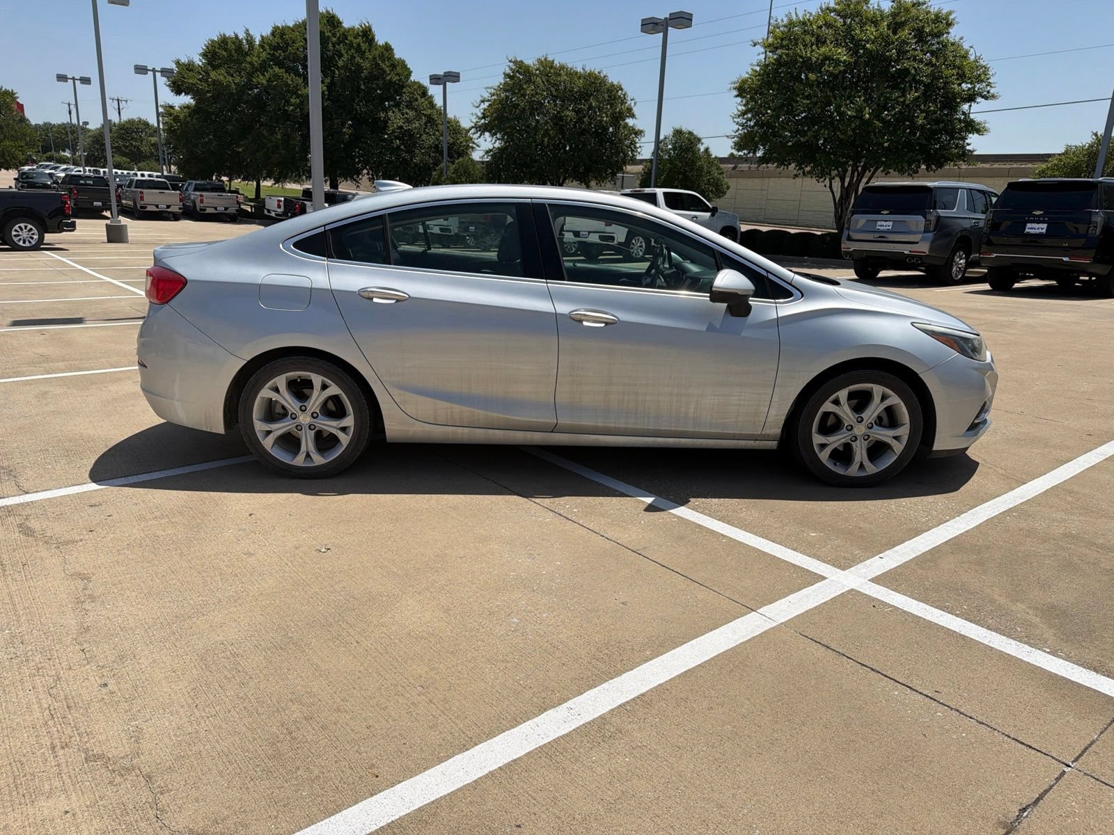 Used 2018 Chevrolet Cruze Premier FWD image 5